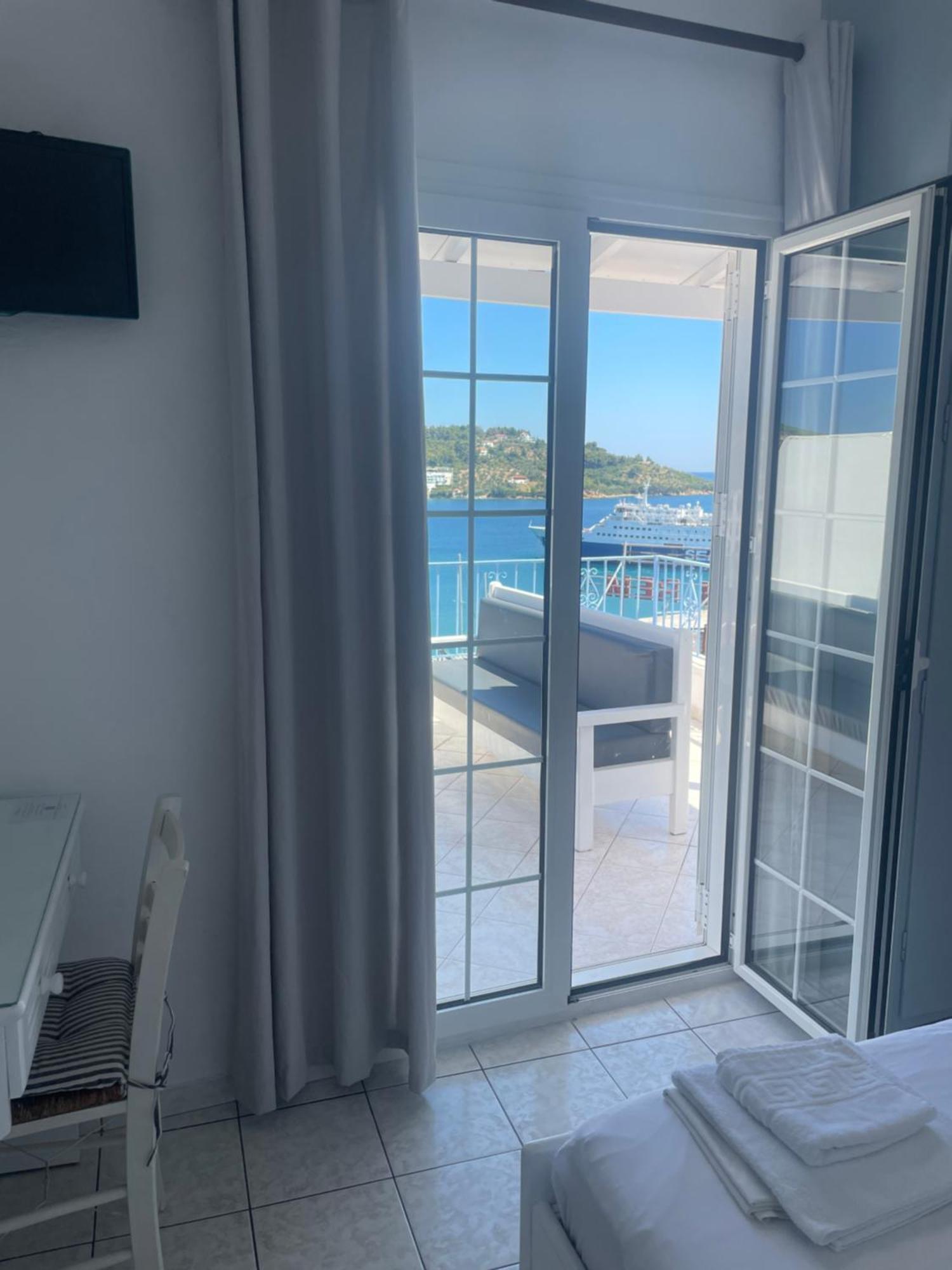 Matrimoniale o Doppia con Letti Singoli con Vista Mare e Terrazza